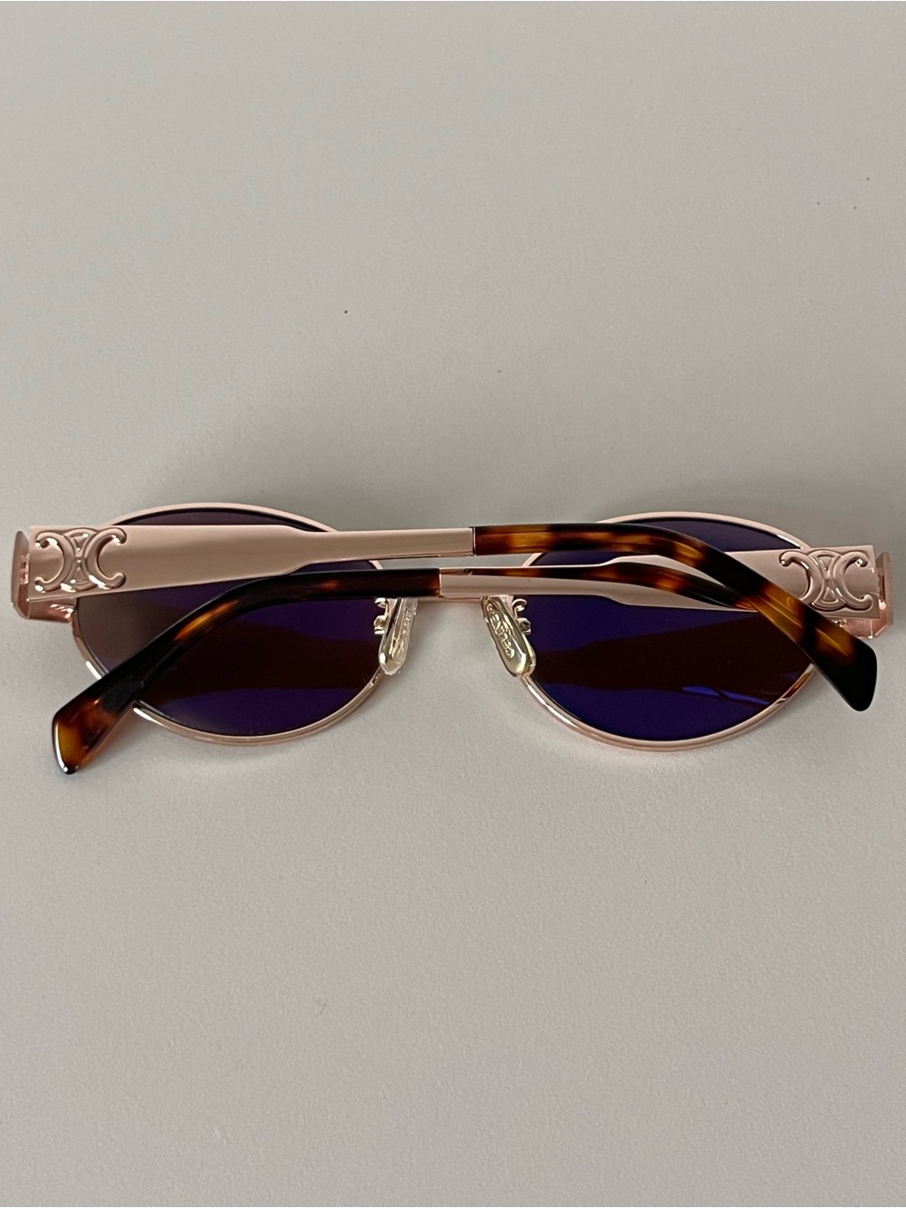 Celine Triomphe Metal 01
Sunglasses Brown Lens Rose
Gold Frame - Picture 14 of 16